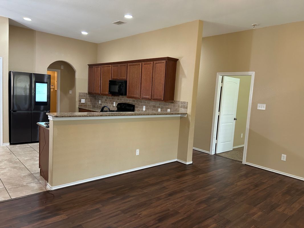 Building Photo - 25111 Country Gate Dr