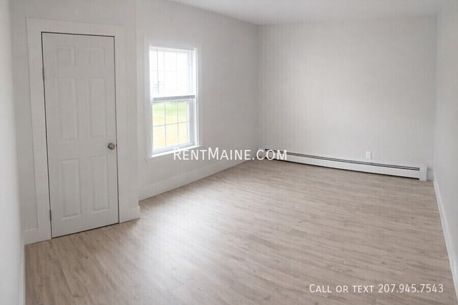 Building Photo - 454 S Main St