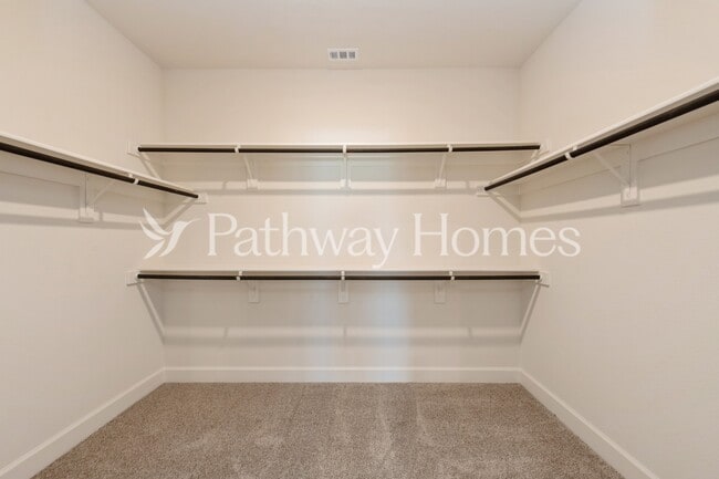 Building Photo - 623 Brookside Dr