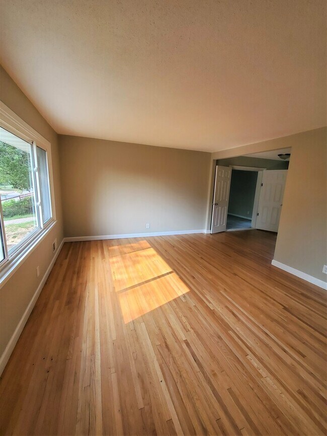 Building Photo - 1760 City Heights Dr