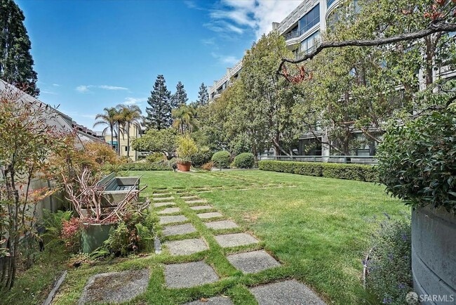 Building Photo - 300 3rd St