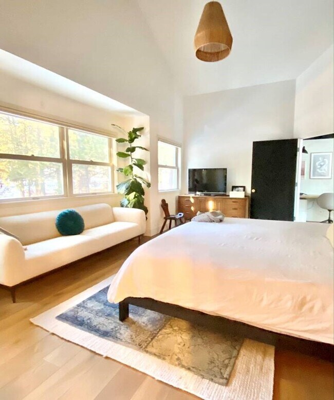 Building Photo - 3 Rivers - Wonderful 3 Bedroom home availa...