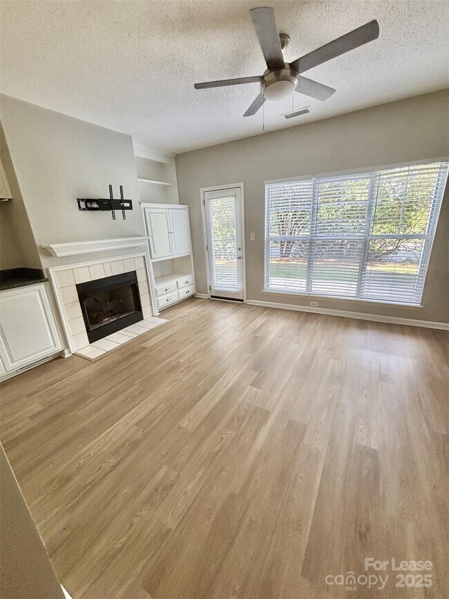 Building Photo - 17557 Tuscany Ln