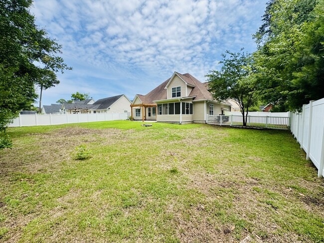 Building Photo - 3571 Brampton Dr