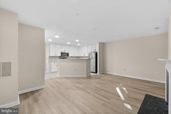 Building Photo - 111 Cavenrock Ct