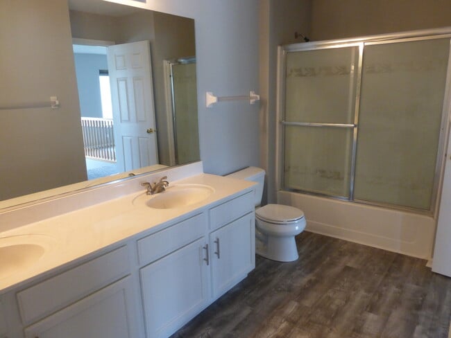 Building Photo - 4676 Magnolia Ln