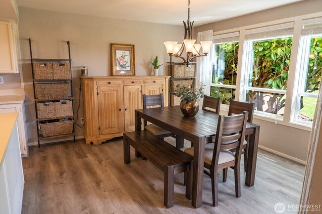 Building Photo - 2Bd/1.75Ba Kirkland Condo