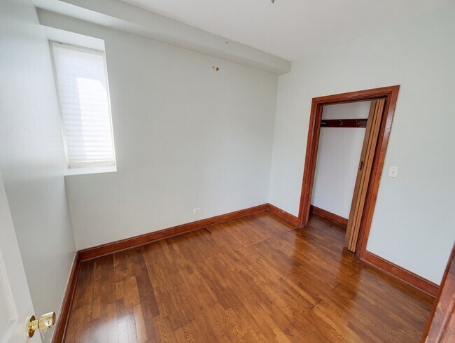 Building Photo - 1224 N Cleaver St