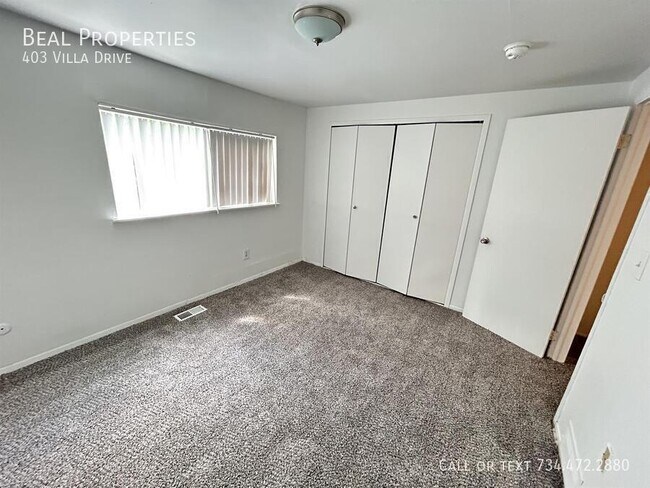 Building Photo - 403 Villa Dr