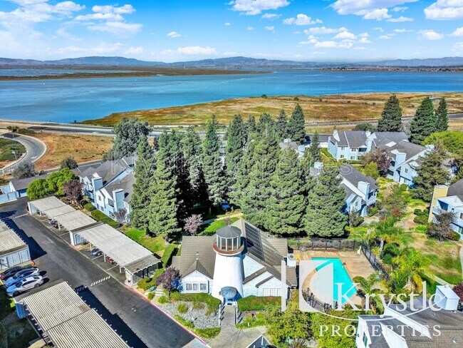 Building Photo - 285 Lighthouse Dr