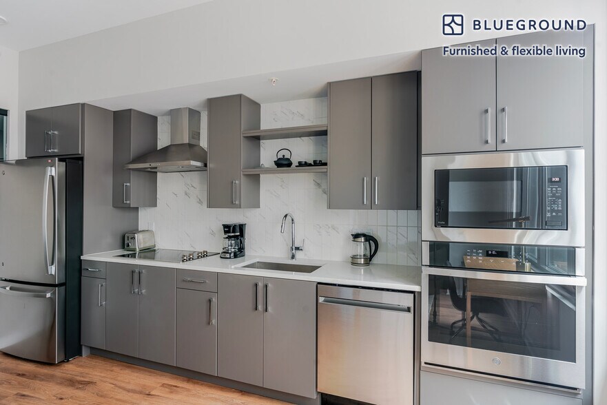 Building Photo - 3275 Washington Blvd