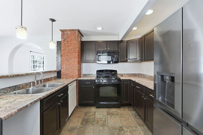 Building Photo - 714-716 Packard Ave