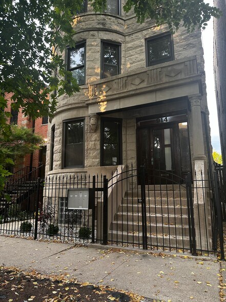 Building Photo - 914 N Winchester Ave