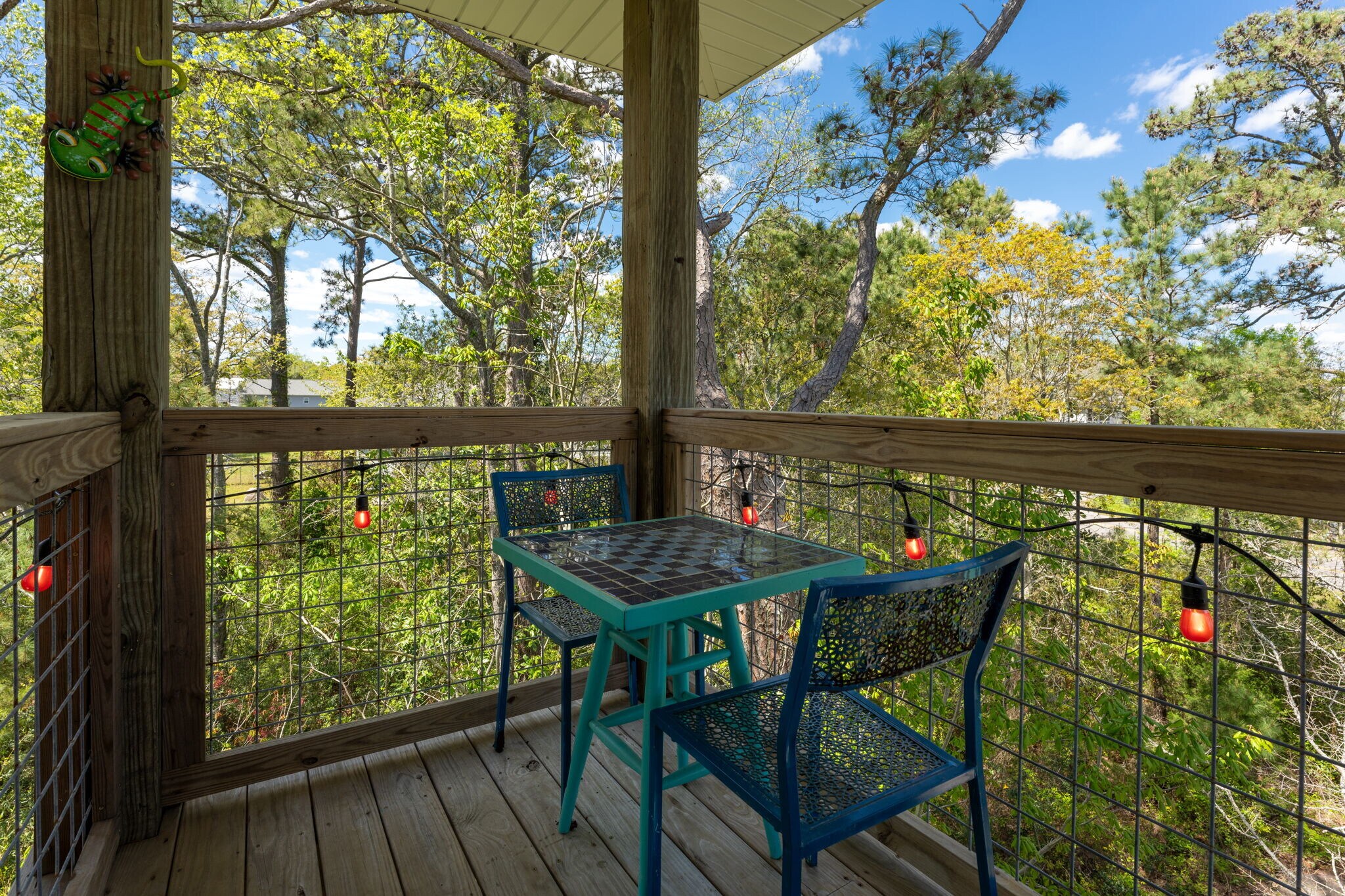 Building Photo - 211 Lewis Dr