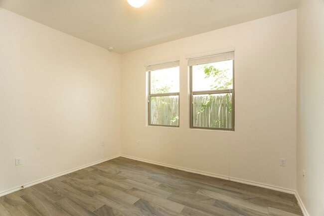Building Photo - Village at Wells Branch 4-Bedroom Home