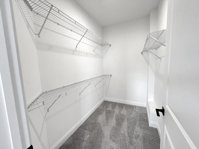Building Photo - 739 Quail Ln