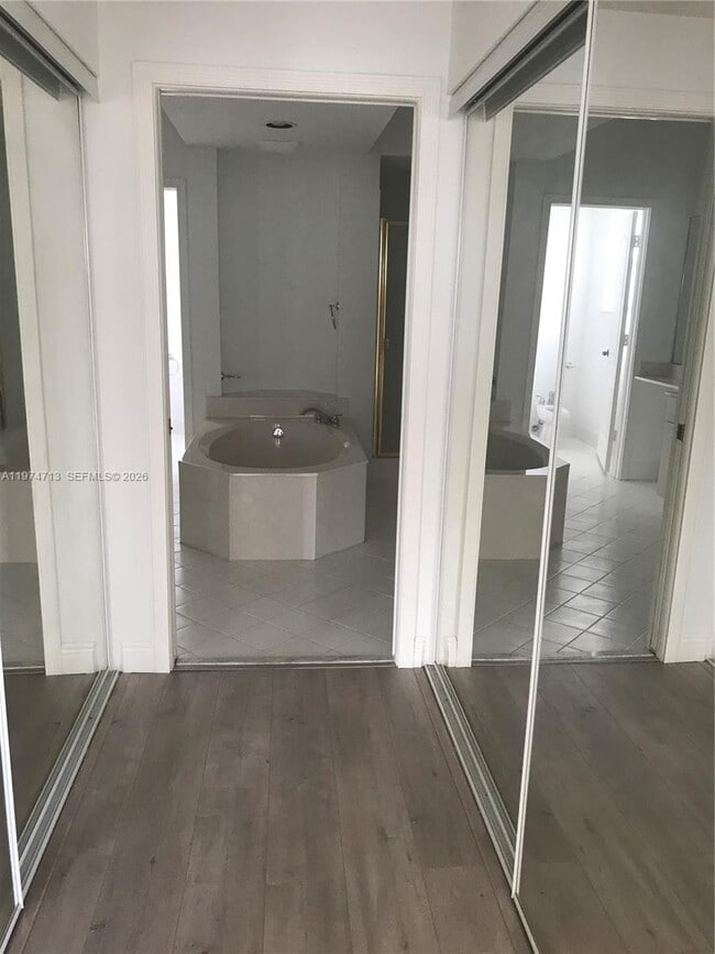 Building Photo - 10770 NW 66th St