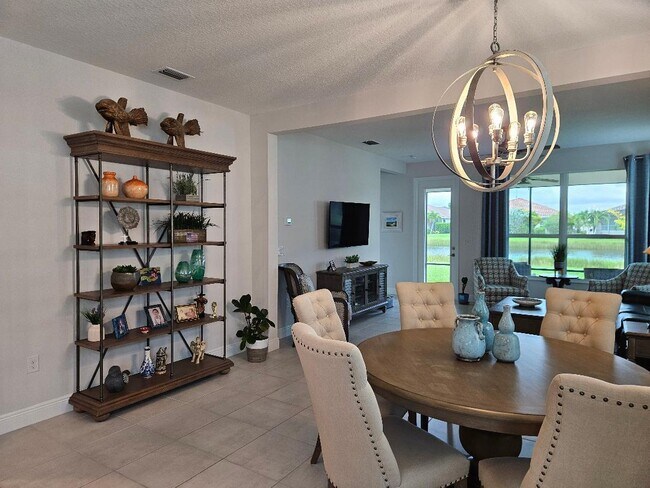 Building Photo - 9985 SW Trumpet Tree Cir