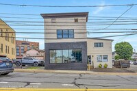 Building Photo - 111 S Blakely St