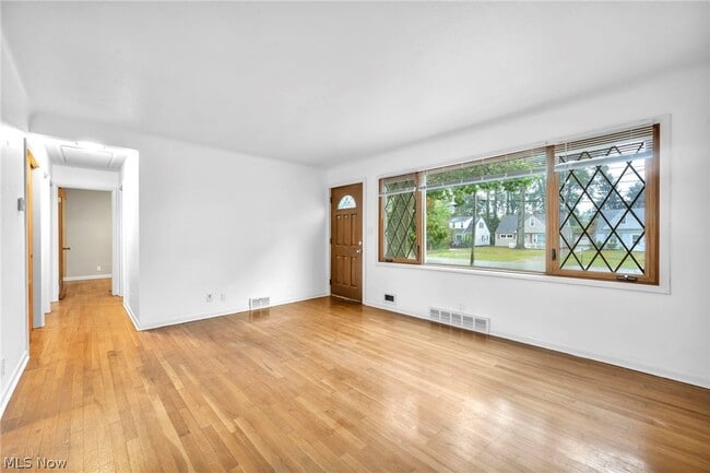 Building Photo - 24000 Knickerbocker Rd