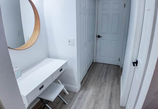 Building Photo - 8050 Severn Dr