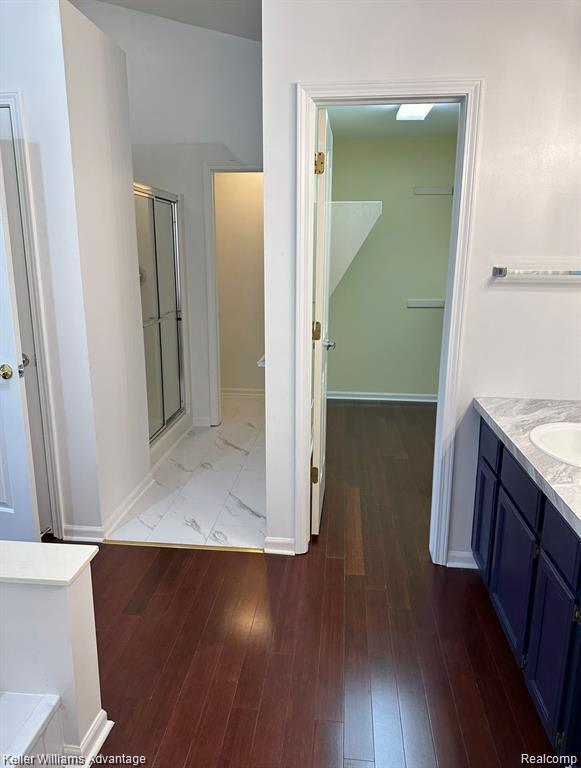 Building Photo - 45655 Larchmont Dr