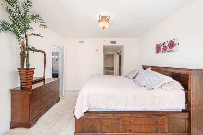 Building Photo - Furnished Condo at Marina Grande