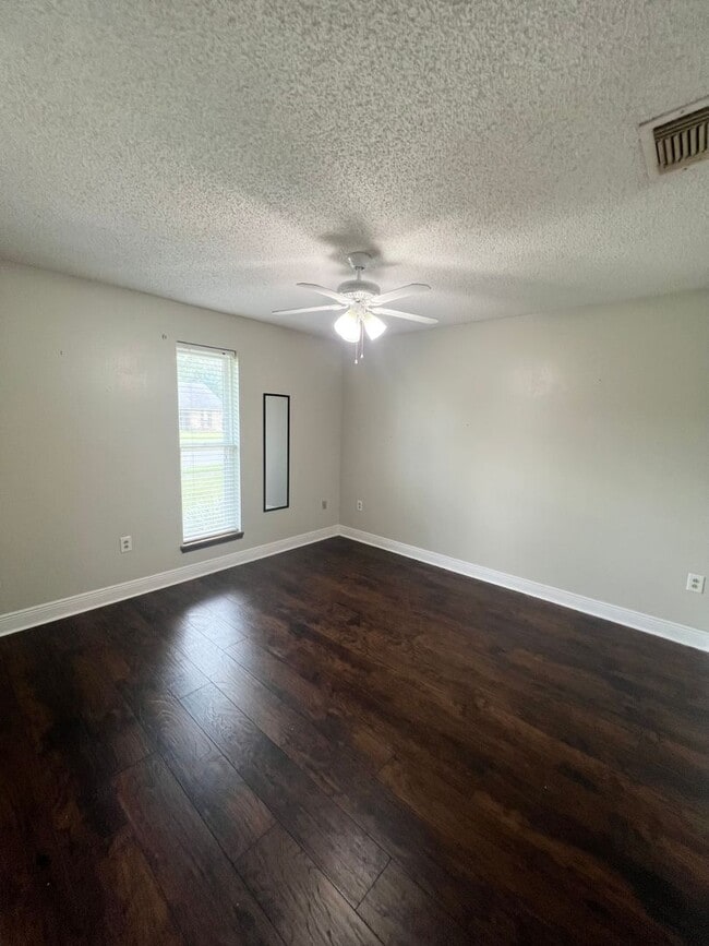 Building Photo - Home for Lease