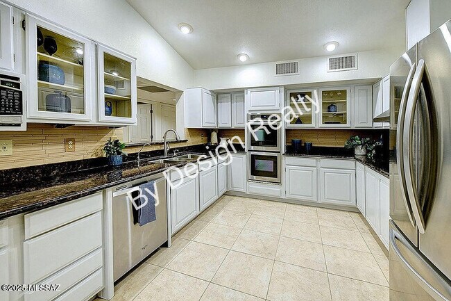 Building Photo - 1200 E Paseo Pavon