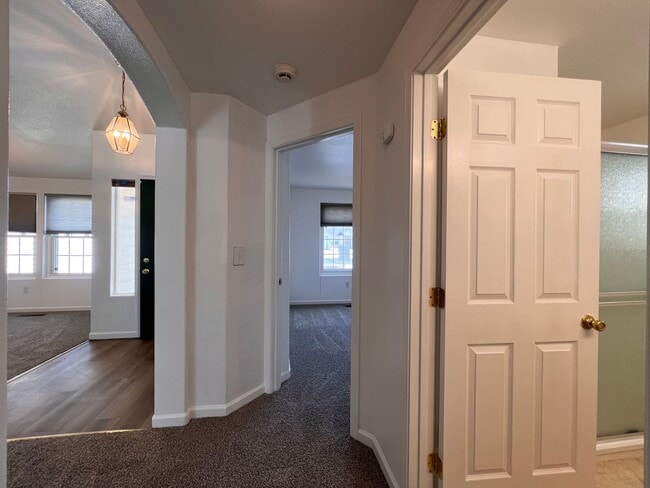 Building Photo - Quaint 3 Bedroom Fernley Home