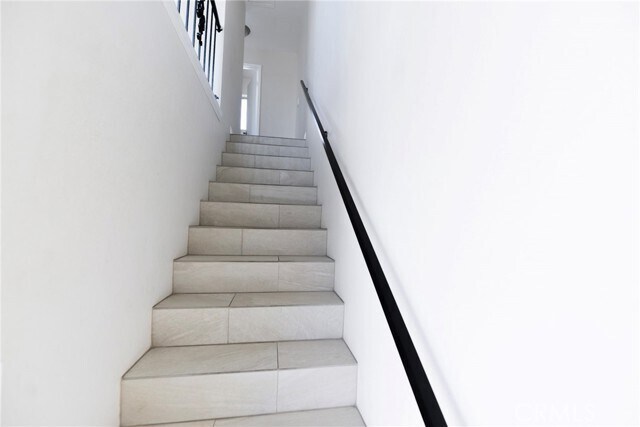 Building Photo - 505 Avenida Victoria