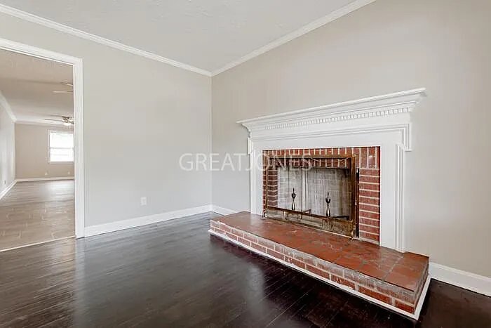 Building Photo - 1303 Whitehorse St