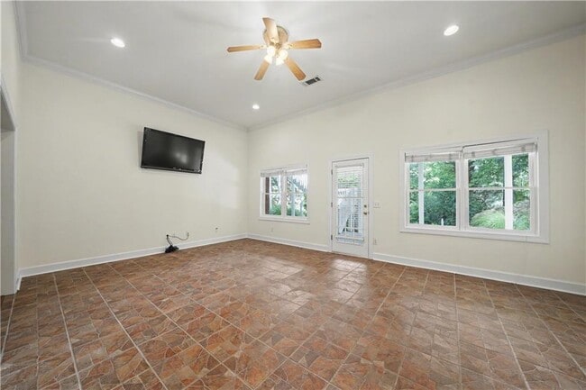 Building Photo - 2260 Bent Creek Manor