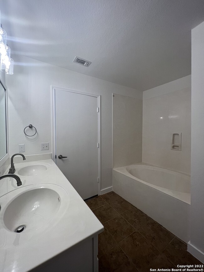 Building Photo - 9116 China Rose Dr