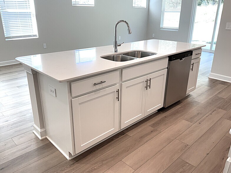 Building Photo - 548 Crowder Pl