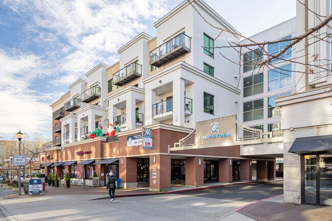 Building Photo - 10333 Main St