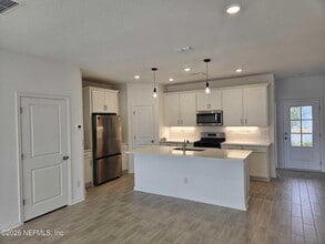 Building Photo - 40 Kingsville Ct