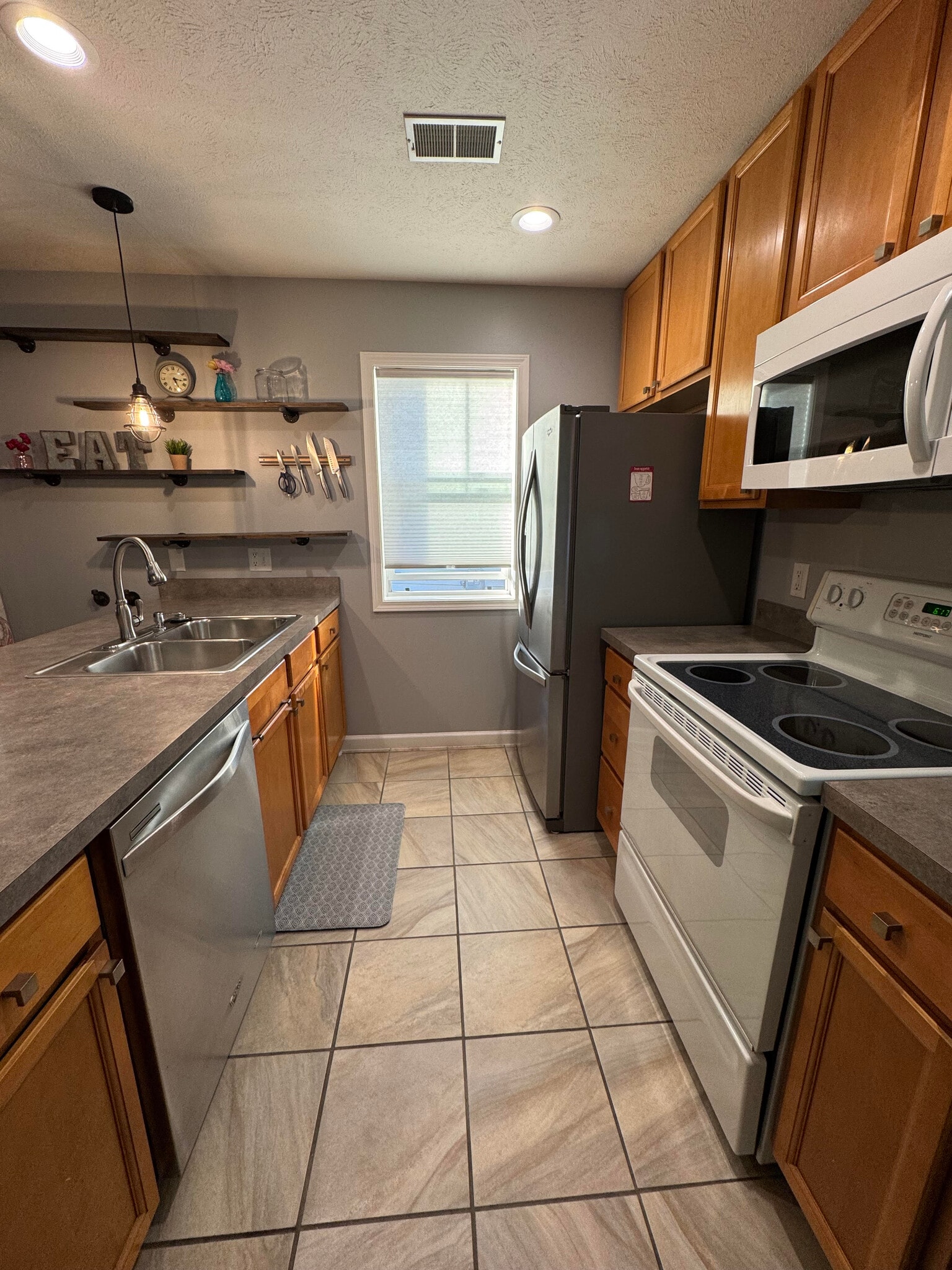 Kitchen - 1085 Weathervane Pl