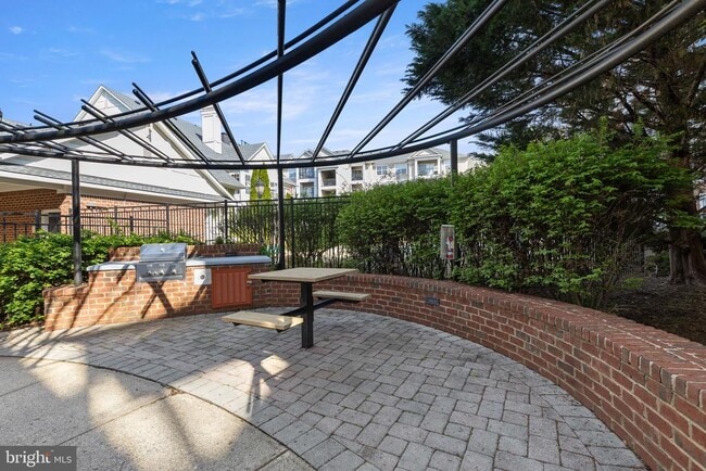 Building Photo - 12901 Centre Park Cir