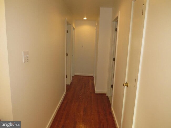 Building Photo - 30 Kings Grant Rd