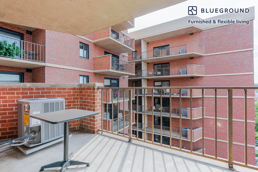 Building Photo - 2500 Clarendon Blvd