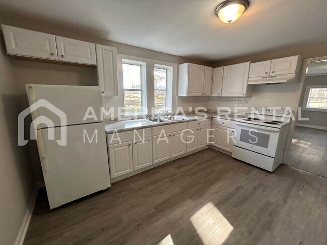 Building Photo - MOVE IN SPECIAL!!! - Home for rent in Adamsville! - Sign a lease by 5/15/26 to get ONE MONTH FREE!!!