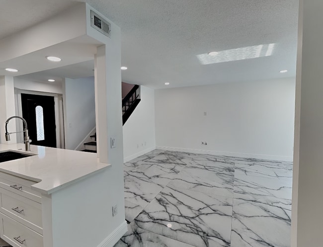 Building Photo - 8212 Citrus Chase Dr