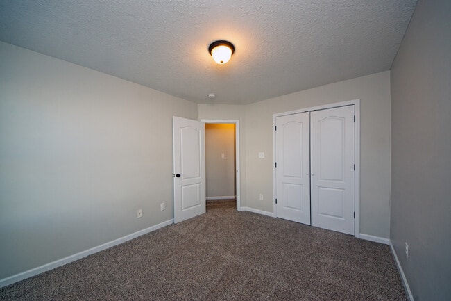 Building Photo - 300 Cadenza Ln