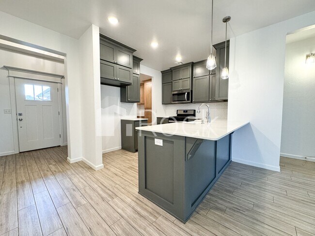 Building Photo - 1113 Magnolia Dr