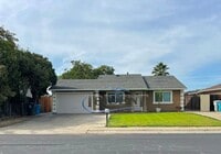 Building Photo - 3 bedroom, 2 bath house