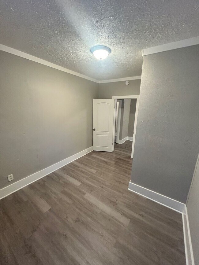 Building Photo - 1126 Jennette Ave NW