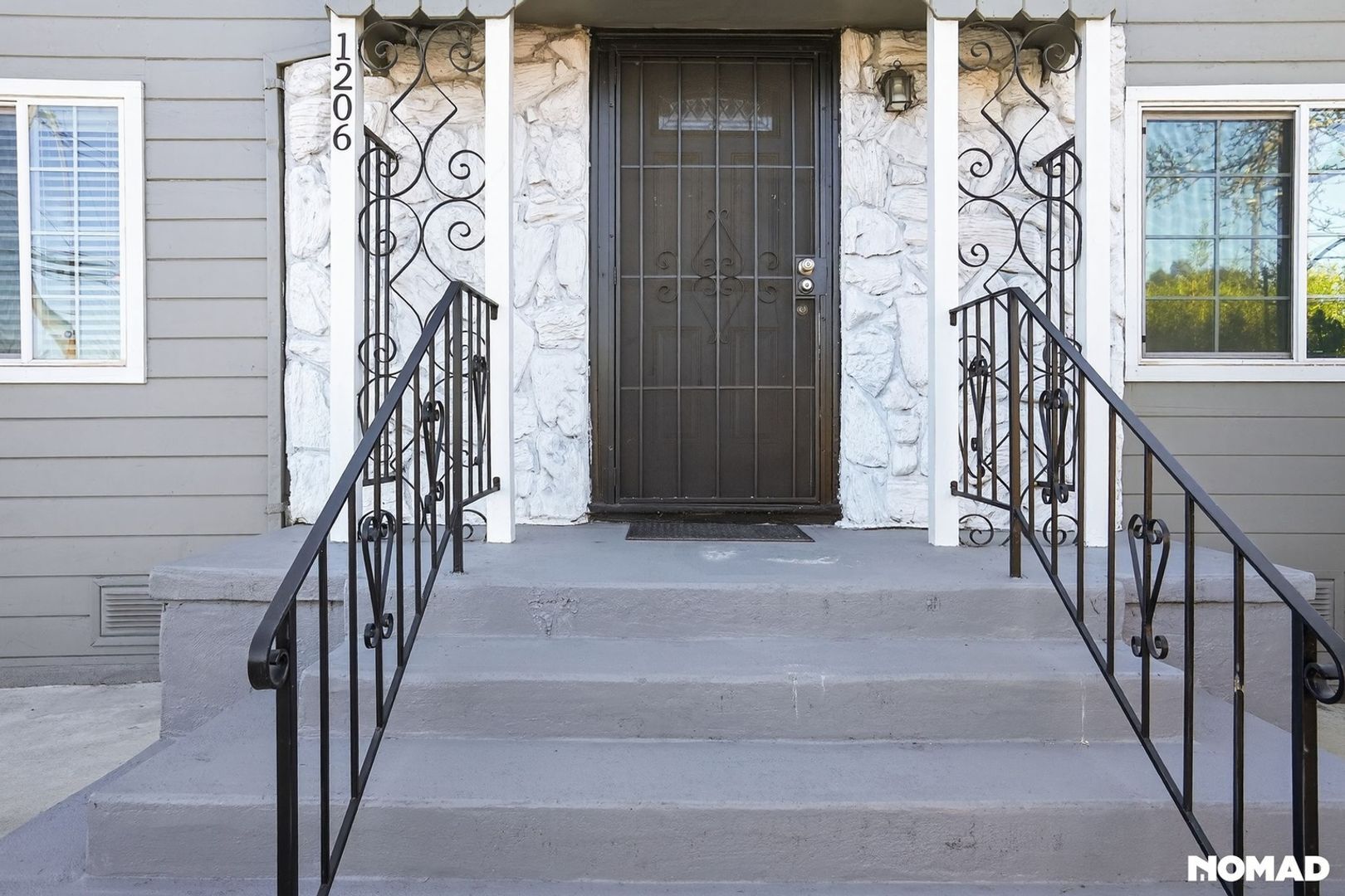 Building Photo - 1206 105th Ave