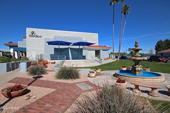 Building Photo - 1702 E Palm Beach Dr