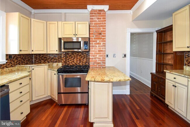 Building Photo - 518 N Patrick St